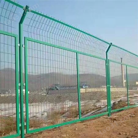 四川四川厂速公路护栏网双边丝护栏网果园家园围栏网场地围栏围网