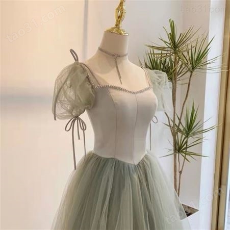 淡绿色泡泡袖公主礼服收腰显瘦晚礼服裙